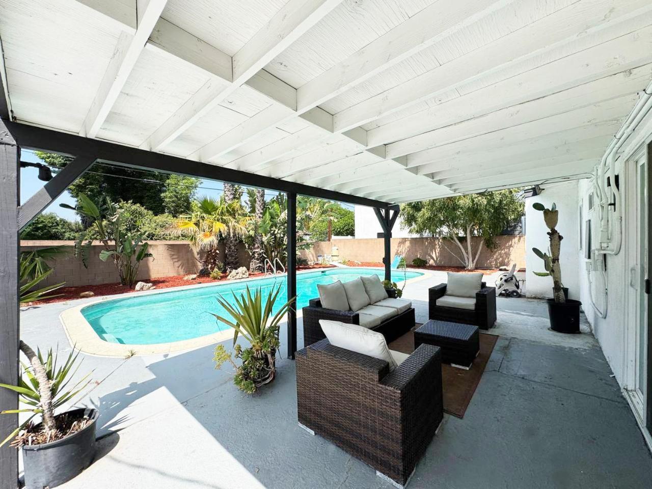 Lovely 4br Family Haven With Pool And Backyard -fal-uc Los Angeles