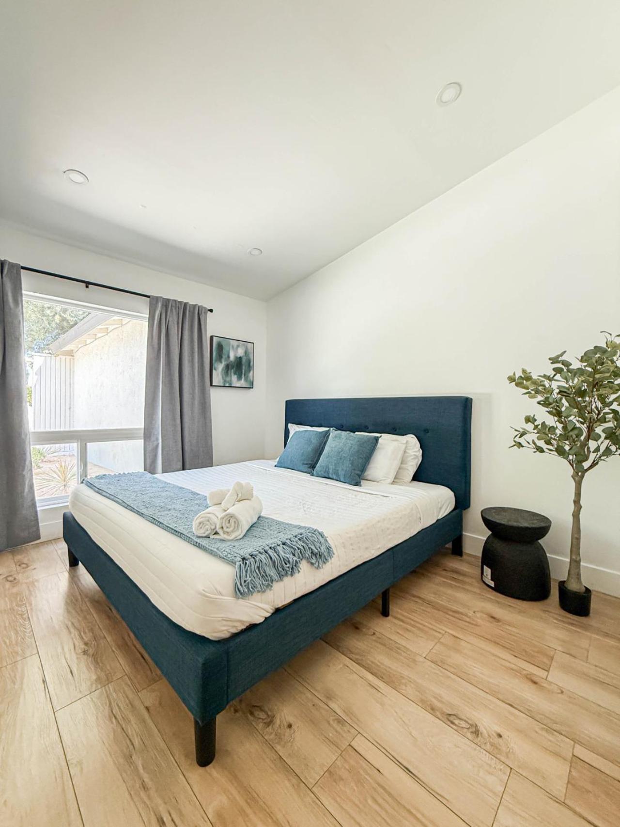 Lovely 4br Family Haven With Pool And Backyard -fal-uc Los Angeles